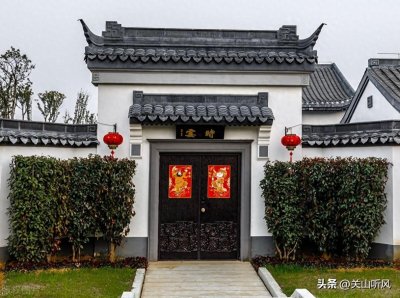 ​“宁修十座坟，不安一扇门”，是什么意思，指何处之门？