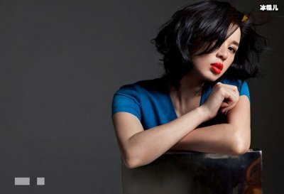 ​电影《敢死队2》讲述的内容是什么？女主角是谁扮演的？