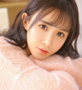 ​露娜为什么在直播间里哭 露娜返给宝哥礼物了吗