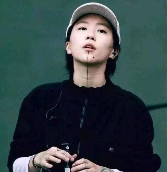 周迅窦靖童实锤结婚?(传窦靖童公开承认同性恋出柜)