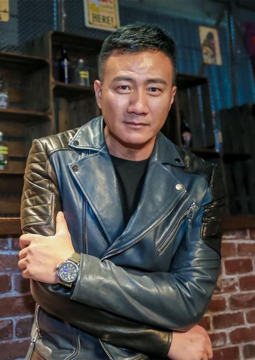 胡军个人资料简介及其,大鹏主持人,本文共(1901字) 胡军个人资料简介及其,大鹏主持人,本文共(1901字)