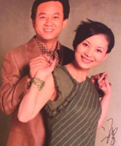 ​朱军老婆，李咏妻子哈文改嫁