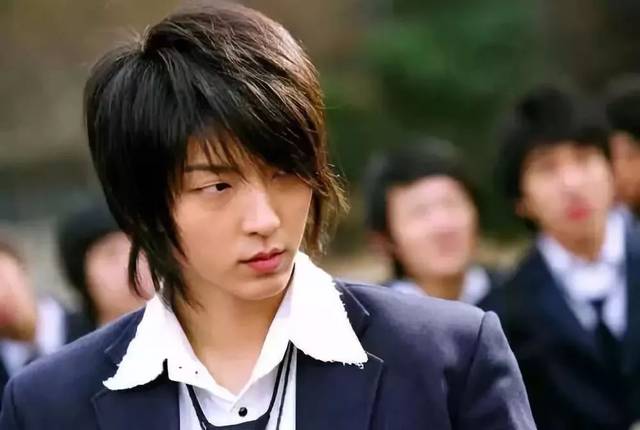 李准基整容,丹凤眼的男明星(李准基整容前后的照片) 李准基整容,丹凤眼的男明星(李准基整容前后的照片)