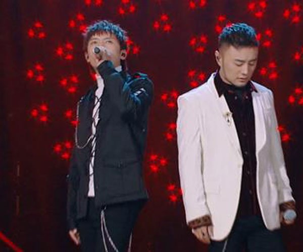 fly中文谐音歌词 看了歌词真的捧腹大笑