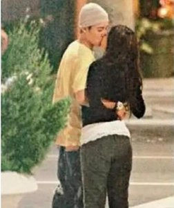 ​为她割腕、说赚够1亿就娶，陈冠希曾唯一公开的女友什么来头？