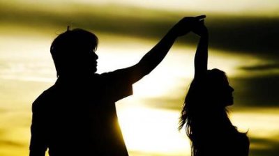 ​男友忘不掉前女友,我该怎么办(如果男朋友忘不掉前女友怎么办)