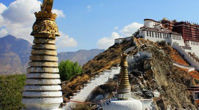 ​布达拉宫是为谁而建造的(布达拉宫最初为吐蕃王朝赞普松赞干布为迎娶尺尊公主和