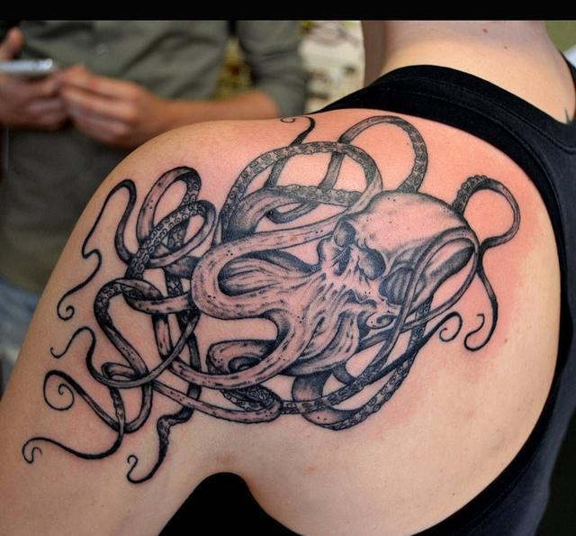 亮爆眼球的八爪鱼纹身