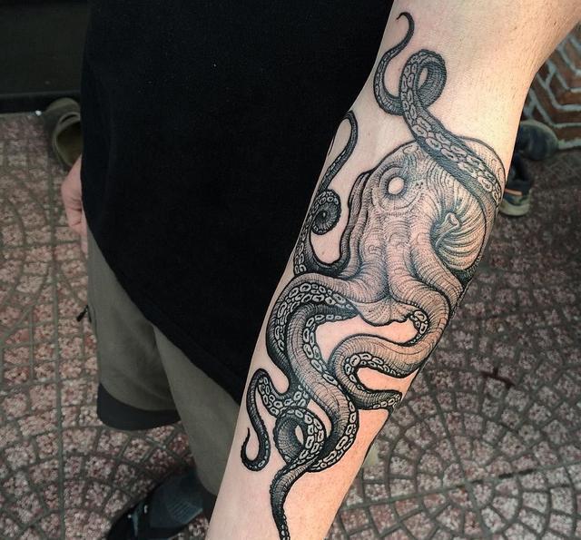 亮爆眼球的八爪鱼纹身