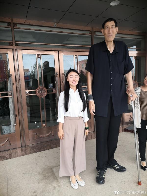 鲍喜顺是不是巨人症 他儿子现在多高