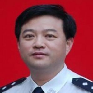 ​充当黑恶势力“保护伞”，受贿数百万，叶国兵的行为让人愤怒无比