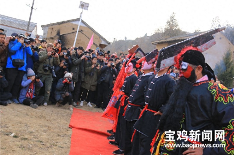 胆小勿进!组图揭秘陇县“血社火”