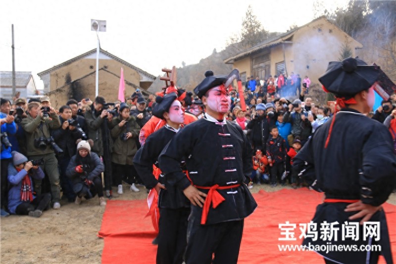 胆小勿进!组图揭秘陇县“血社火”