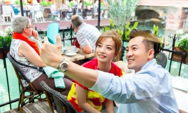 《中餐厅》苏有朋手表挡了9期的纹身，在花絮中曝光，网友：很狂