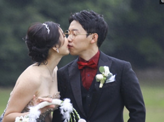 奥运五金王邹凯大婚:中国“体操天团”到场祝贺