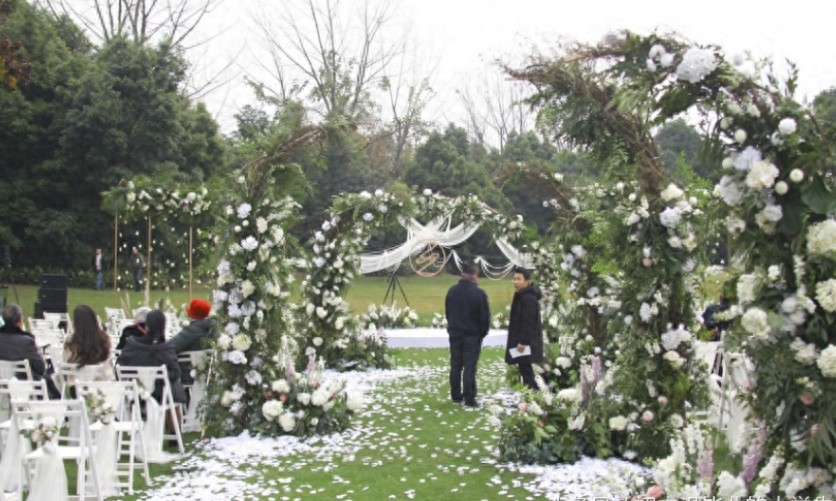 奥运五金王邹凯大婚:中国“体操天团”到场祝贺