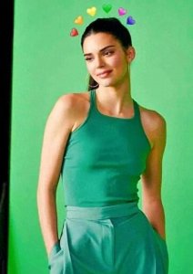 ​挑战时尚极限，透视C字裤的完美，网红超模前卫穿着你绝想不到？