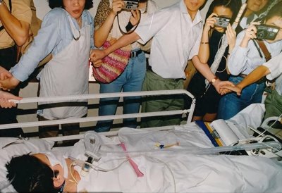 ​属于陈百强的36张合影！最后一张与陈玉莲的，应是在1992年