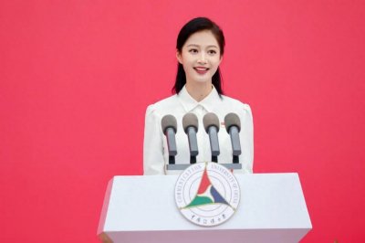 ​东方卫视新生代主持人亮相，有颜值有实力！