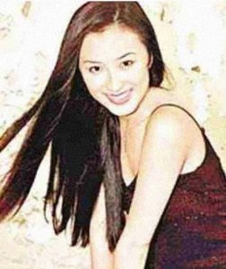 ​霍凡，嫁给大12岁张丰毅，结婚30年却不要孩子，她到底图什么？