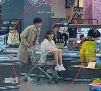 ​有种“无奈”叫胡一天身高，全剧组踩箱子陪他搭戏，太难了