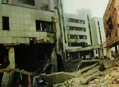 ​1999年，美国“误炸”中国驻南大使馆，多年后克林顿自传揭露真相