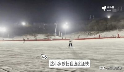 ​马蓉罕见晒10岁儿子照片，母子同框浓浓奢华风，互动幸福甜蜜