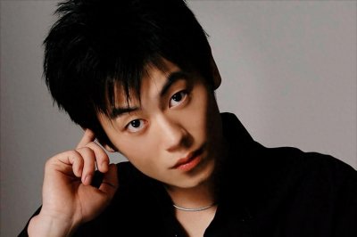 ​朱亚文的爱情谜团：与初恋潘禹彤多年情断，为何牵手沈佳妮？