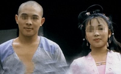 ​李连杰近况罕见曝光：妻子一举动，暴露24年婚姻真相..