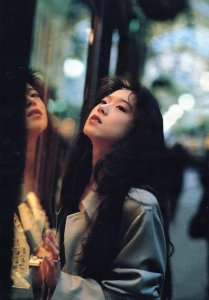 ​同样不婚：中森明菜因男友出轨伤透心，不如54岁的天海佑希潇洒