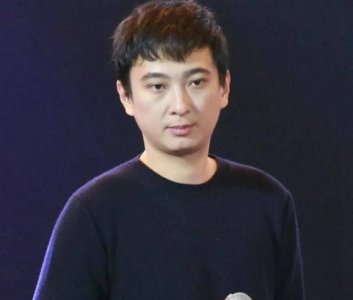 ​6个国内超级富二代：撞毁3000万法拉利淡定玩手机，个个背景强大