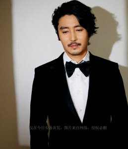 ​王泷正：长得帅有演技，毕业十年无戏可演，37岁爱情事业双丰收