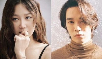 ​孔晓振晒与老公新婚合照 戴婚戒吻手笑容灿烂