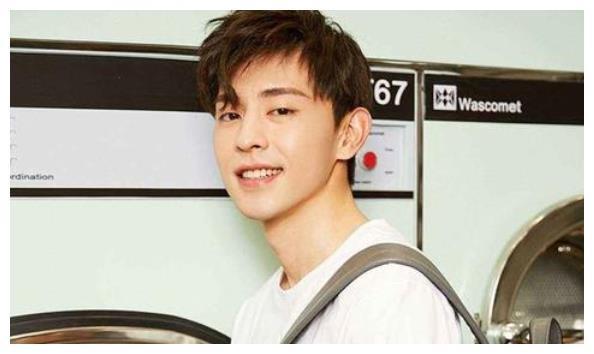 邓伦放不下的女人不是杨紫，而是同居1年的她，分手后各自安好