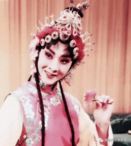 ​张勤原创见报稿：展示楚剧绝活“花”一样的李敏慧