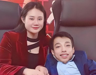 ​李创利身高80厘米袖珍总裁，创业十五年身价过亿，连娶2任美娇妻