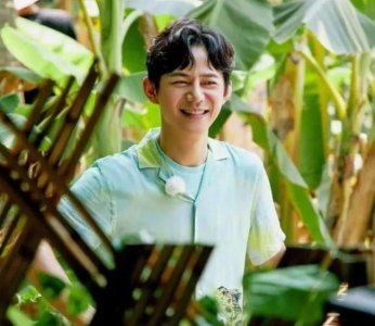 ​何炅晒向往的生活7海报 网友：空巢老人的即视感