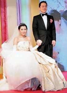 ​太治愈了！Selina被烧伤后留疤，被男友形容是美人鱼的鱼鳞