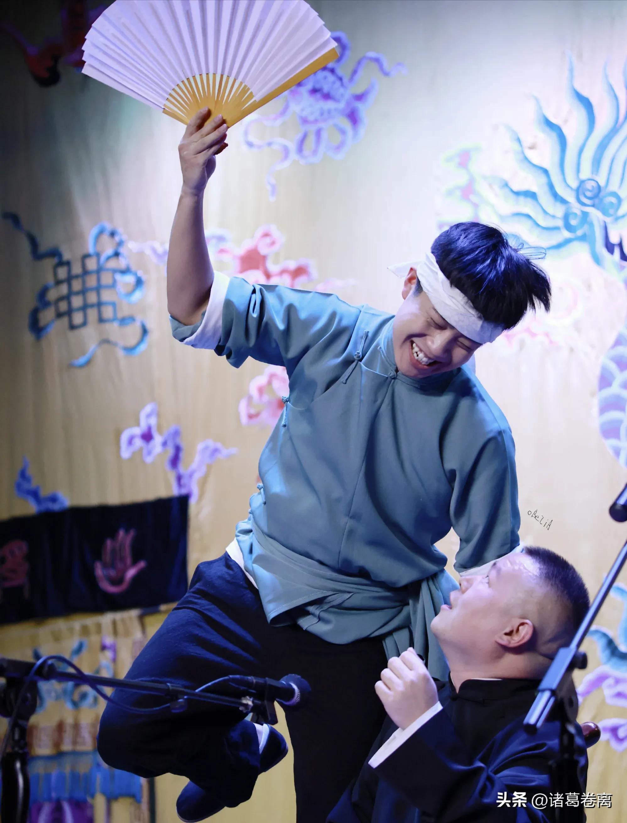 名和利，救不了岳云鹏！昨晚演出结束，他向观众道歉，承诺了三点