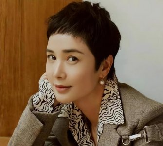 ​蒋雯丽出轨？(蒋雯丽被曝包养多名男大学生？)