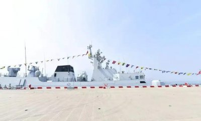 ​美国海军当年访华未挂满旗，被我军强势教育，挂满旗是何意思？