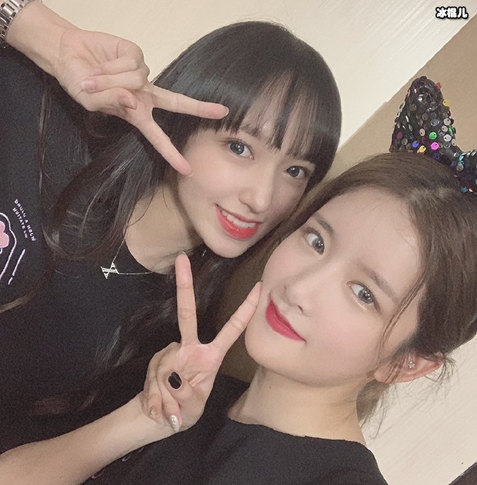 程潇和成员的合照