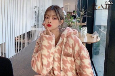 ​朱星杰和王小岚恋情曝光，两人之间连回应都不一样？