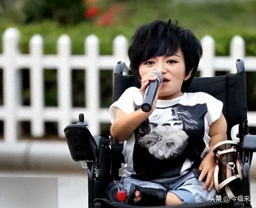 ​“袖珍女孩”李喜梅身残志坚，事迹感人，令人动容