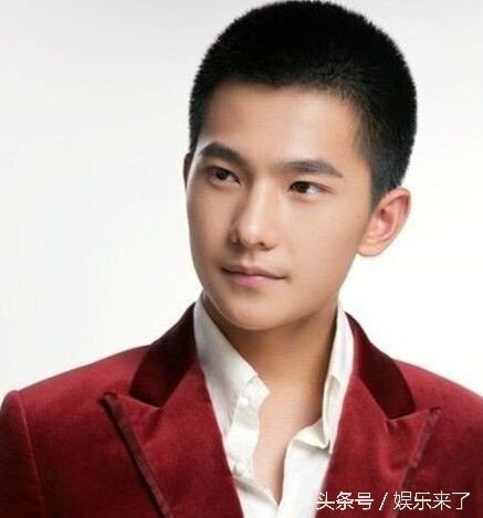 男星平头发型大比拼：哪款才是你的最爱
