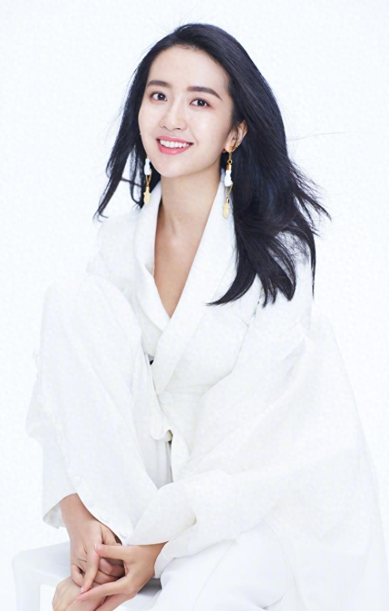 校园女神许龄月