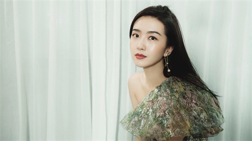 校园女神许龄月