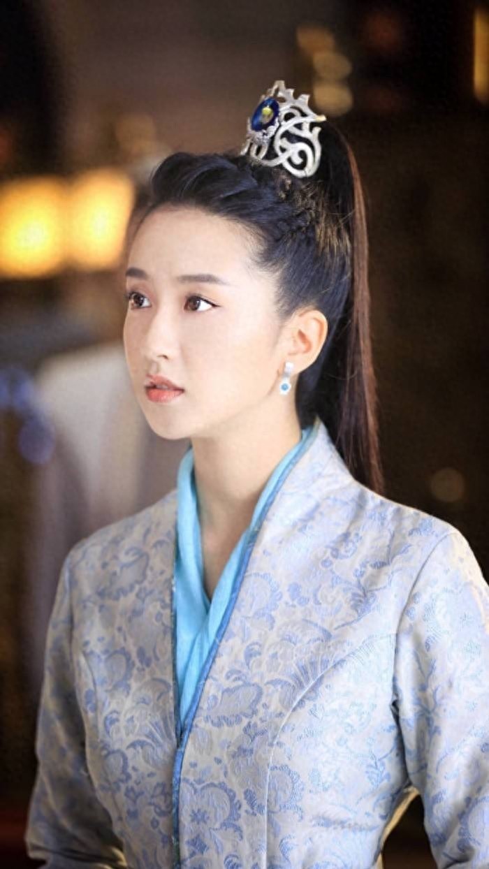 校园女神许龄月