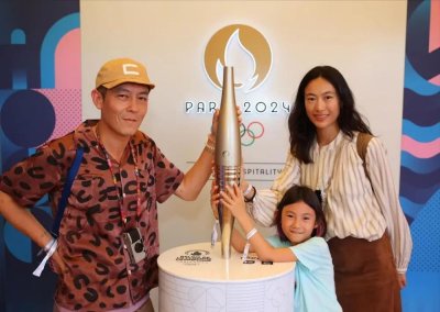 ​陈冠希一家曝近照，7岁女儿气质独特，越大越漂亮_ZAKER新闻