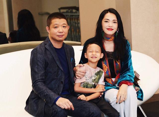 凌潇肃姚晨离婚事件（终于被妻子洗白:是姚晨先出轨的孙红雷）